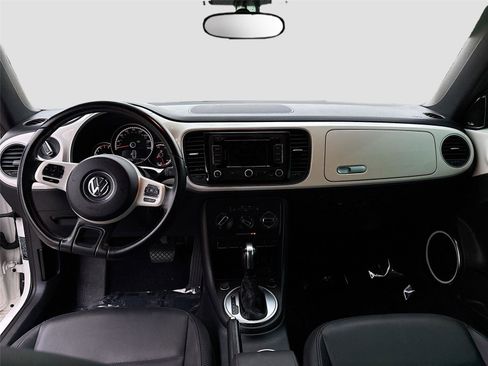 Used 2013 Volkswagen Beetle 2.5 image 21