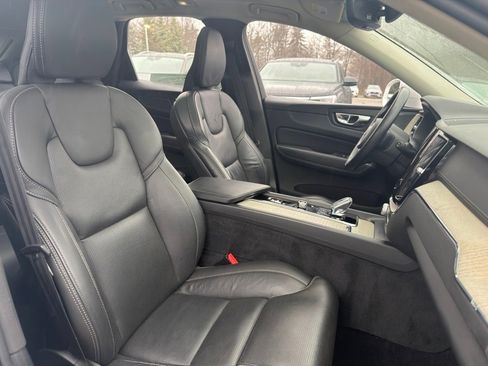 Used 2022 Volvo XC60 T8 Inscription w/ Advanced Package image 34
