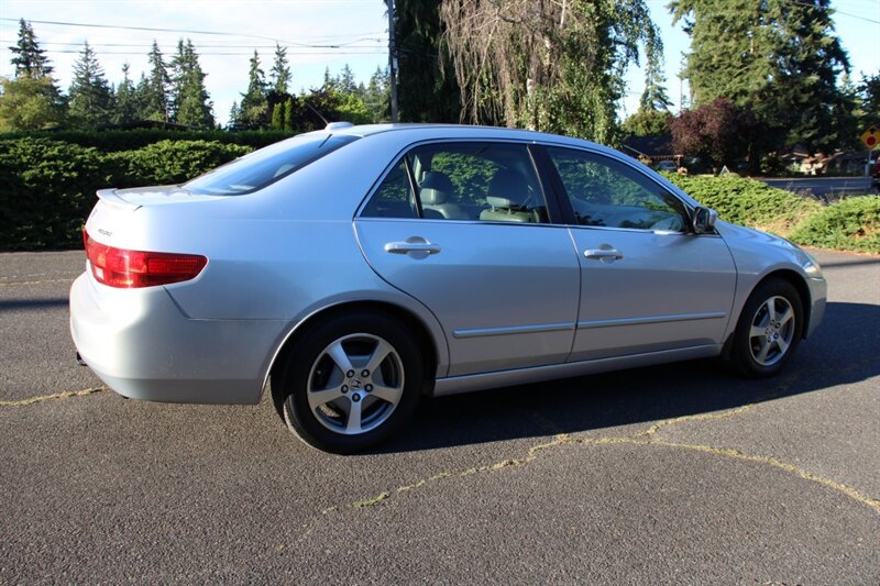 Used 2005 Honda Accord Hybrid Sedan image 3