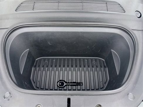 Used 2022 Tesla Model Y Performance image 30