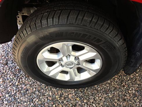 Used 2015 Toyota 4Runner SR5 image 40