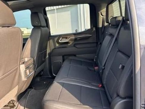 Used 2023 GMC Sierra 1500 SLT w/ SLT Premium Package AWD/4WD image 10