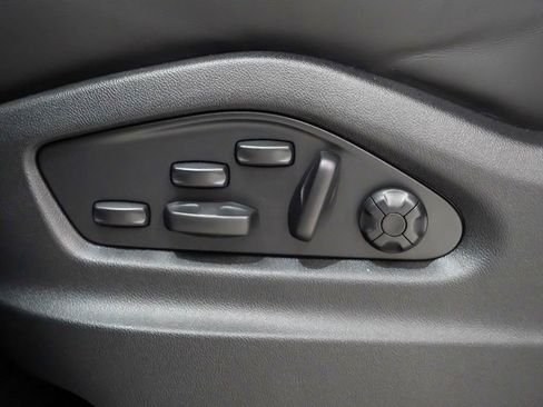 Certified 2025 Porsche Cayenne Turbo image 24