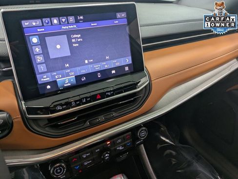 Used 2024 Jeep Compass Limited image 12