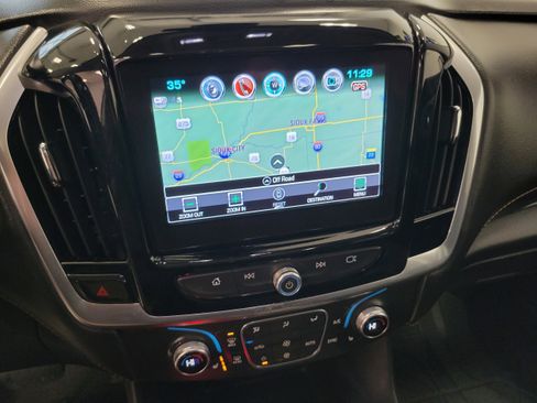 Used 2019 Chevrolet Traverse LT w/ LT Premium Package image 18