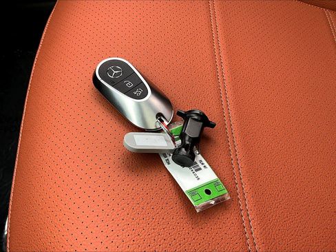 Used 2025 Mercedes-Benz C 300 4MATIC Sedan image 14