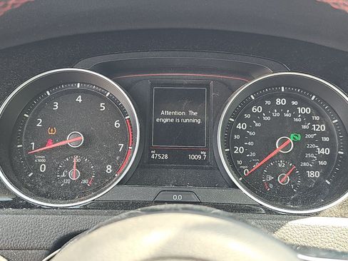 Used 2019 Volkswagen GTI SE FWD image 8