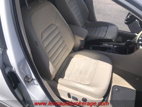 Used 2013 Volkswagen Passat TDI SEL Premium FWD image 24