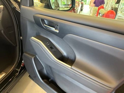 Used 2026 Toyota Highlander XLE AWD/4WD image 16