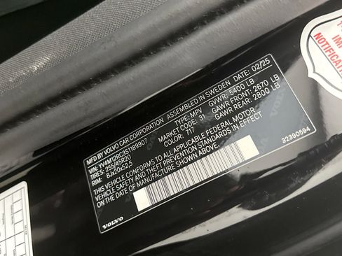 Used 2025 Volvo XC60 B5 Plus image 11