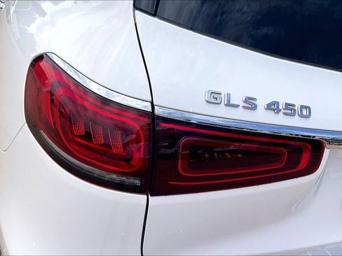 Used 2021 Mercedes-Benz GLS 450 4MATIC image 31