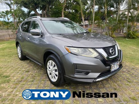 Used 2017 Nissan Rogue S w/ S Appearance Package FWD image 1