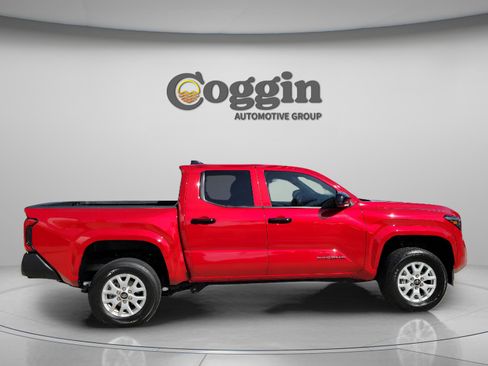 Certified 2025 Toyota Tacoma SR AWD/4WD image 4