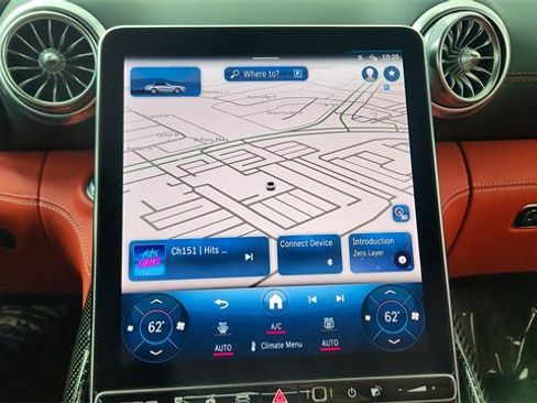 Used 2025 Mercedes-Benz SL 43 AMG w/ Driver Assistance Package image 43