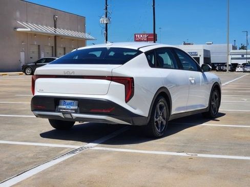 Used 2025 Kia K4 LXS image 5