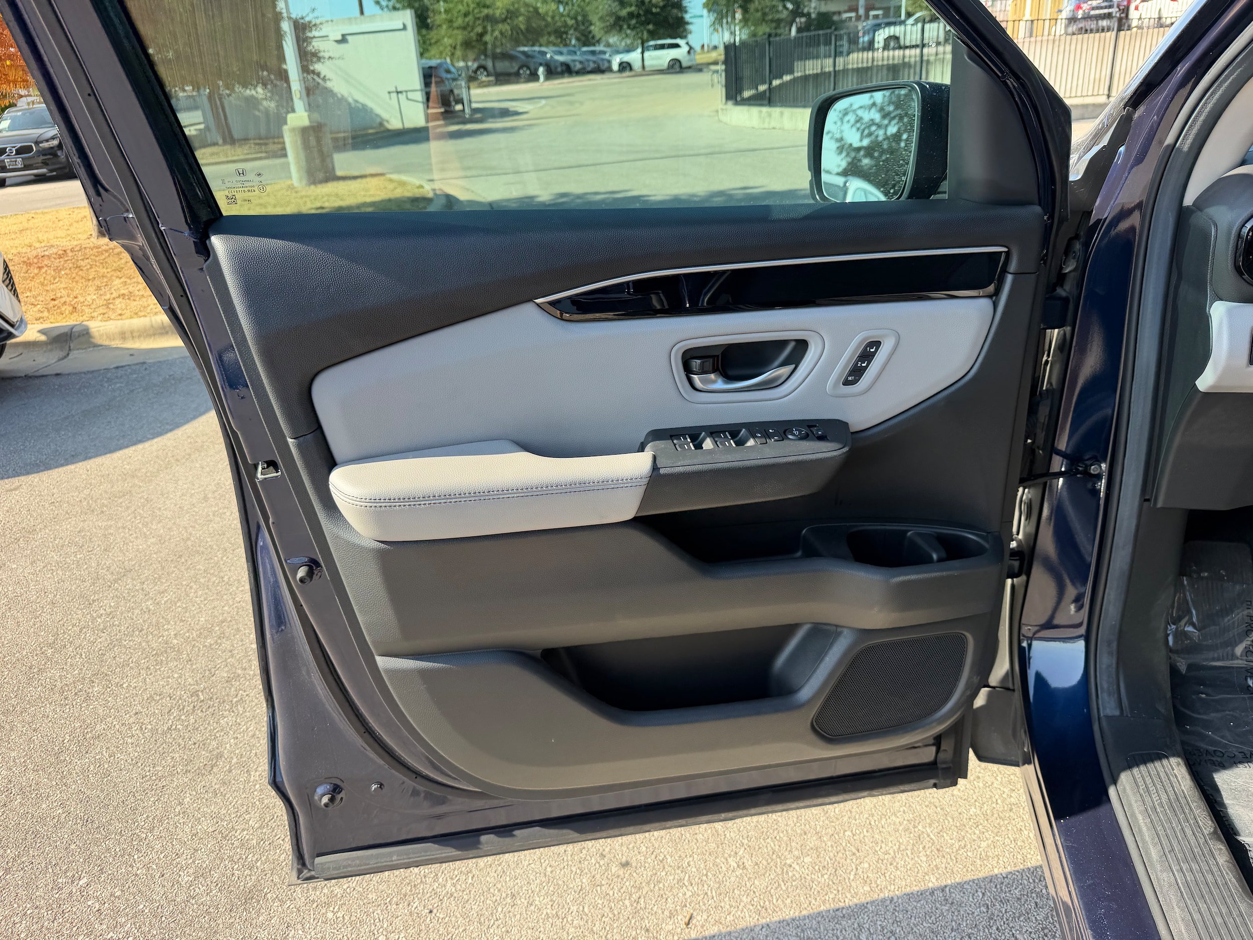 Used 2025 Honda Pilot Touring image 24