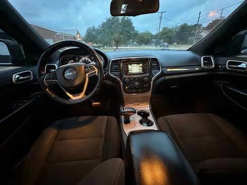 Used 2015 Jeep Grand Cherokee Laredo w/ Quick Order Package 23E AWD/4WD image 15