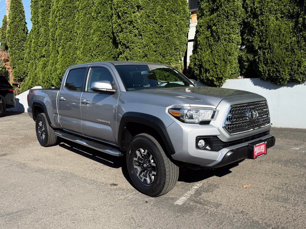 Used 2017 Toyota Tacoma TRD Off-Road w/ Tow Package AWD/4WD image 2