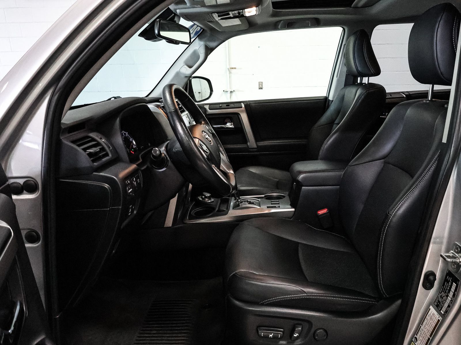 Used 2024 Toyota 4Runner Limited AWD/4WD image 21