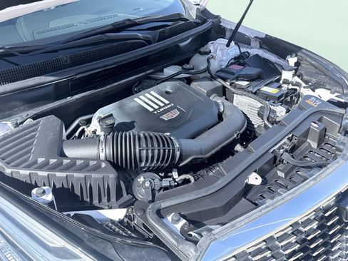 Used 2025 Cadillac XT5 Premium Luxury image 10