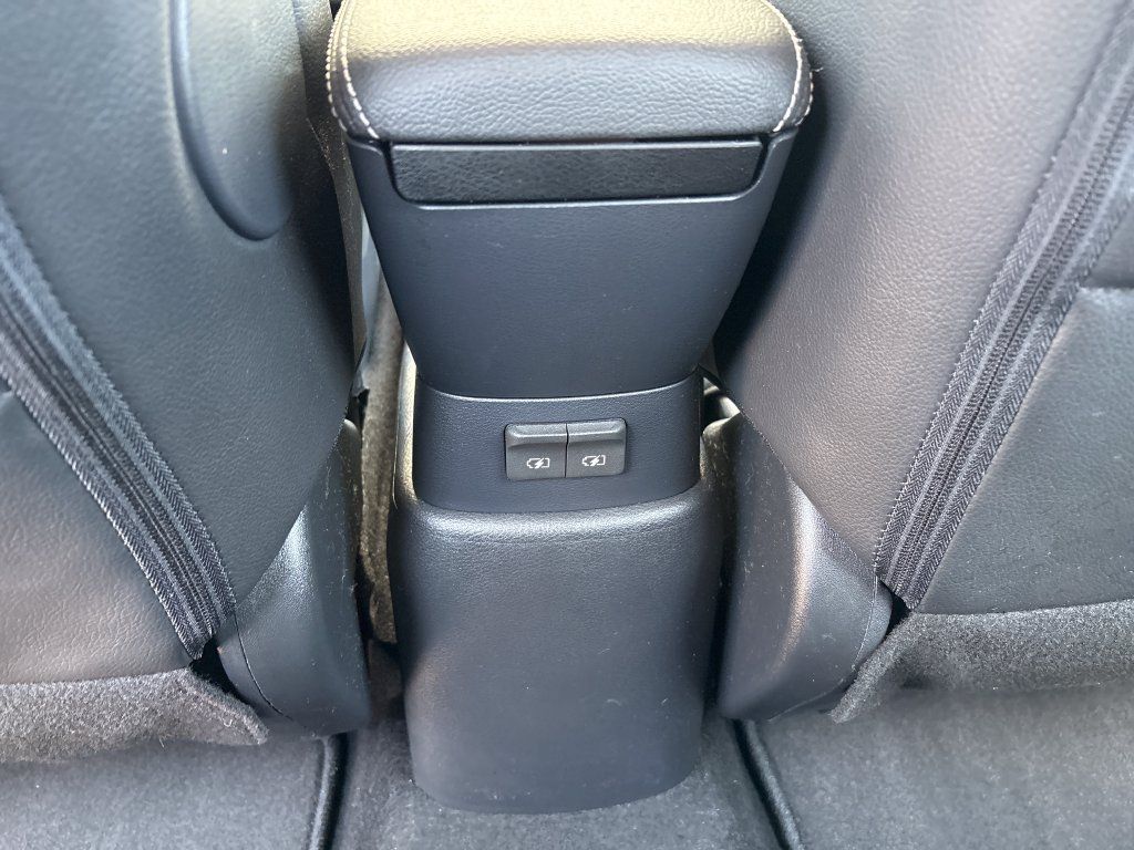Certified 2020 Nissan Kicks SR w/ SR Premium Package FWD image 38