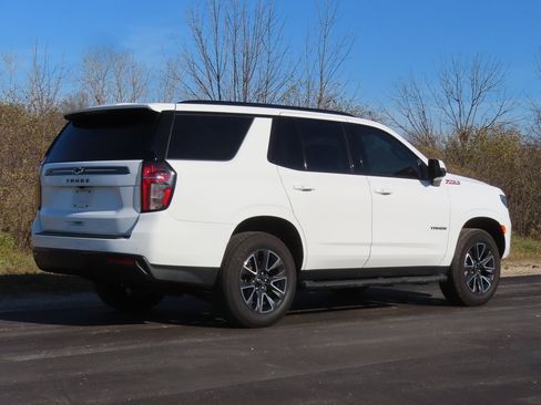 Used 2021 Chevrolet Tahoe Z71 w/ Luxury Package image 3