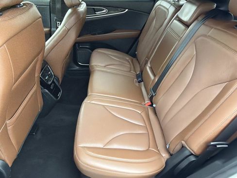 Used 2022 Lincoln Nautilus Reserve w/ Equipment Group 201A image 14