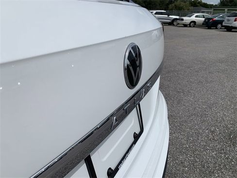 Used 2020 Volkswagen Atlas Cross Sport SEL Premium image 12