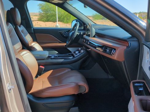 Used 2021 Lincoln Aviator Reserve w/ Equipment Group 202A AWD/4WD image 32