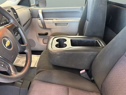Used 2011 Chevrolet Silverado 2500 W/T w/ Snow Plow Prep Package AWD/4WD image 15