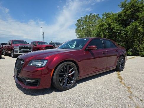 Certified 2023 Chrysler 300 C RWD image 3