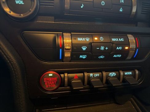 Used 2021 Ford Mustang Shelby GT500 w/ Technology Package image 11