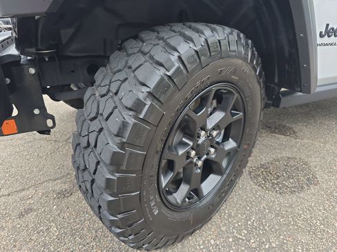 Used 2022 Jeep Wrangler Sport AWD/4WD image 33