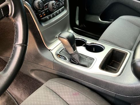 Used 2018 Jeep Grand Cherokee Laredo RWD image 17