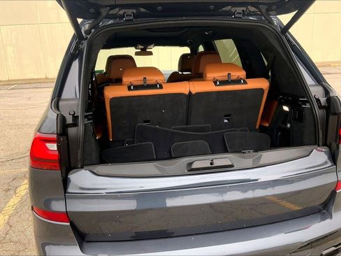 Used 2022 BMW X7 xDrive40i w/ M Sport Package image 4