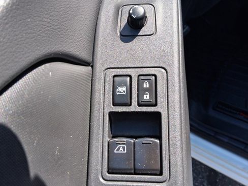 Used 2023 Nissan Frontier SV RWD image 16
