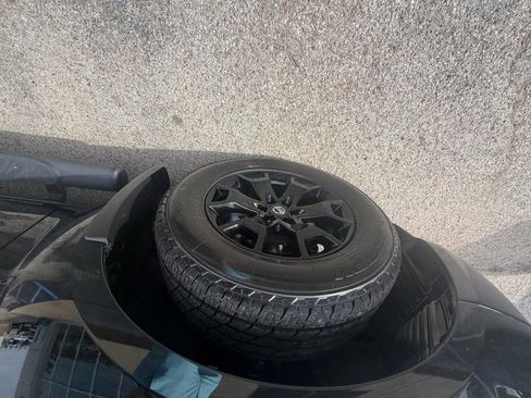 Used 2020 Nissan Frontier SV w/ Midnight Edition Floor Mats AWD/4WD image 8