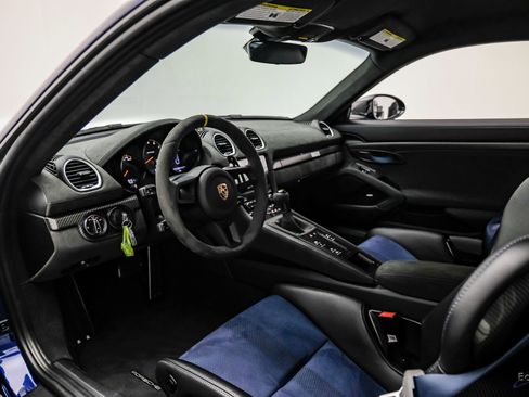 Used 2025 Porsche 718 Cayman GT4 RS RWD image 45