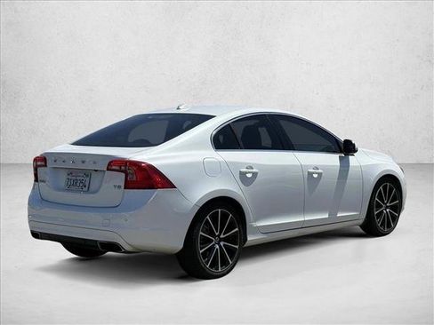 Used 2016 Volvo S60 T5 Premier w/ Convenience Package FWD image 2