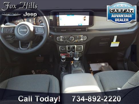 New 2025 Jeep Gladiator Willys image 12