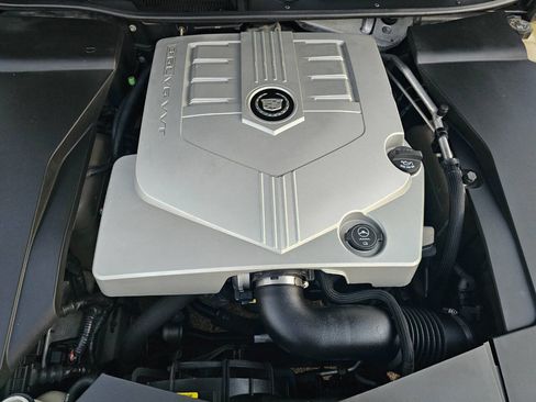 Used 2005 Cadillac STS w/ Preferred Equipment Group image 40