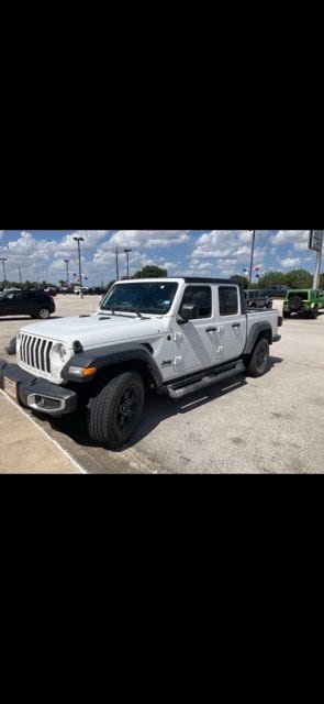 Used 2023 Jeep Gladiator Sport w/ Off Road Group AWD/4WD image 3