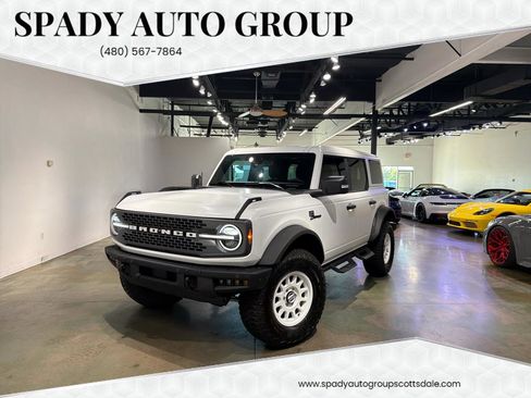 Used 2025 Ford Bronco Badlands image 1