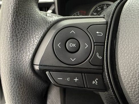 Used 2021 Toyota Corolla LE FWD image 11