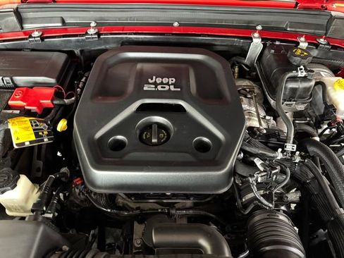 Used 2021 Jeep Wrangler Sport AWD/4WD image 7