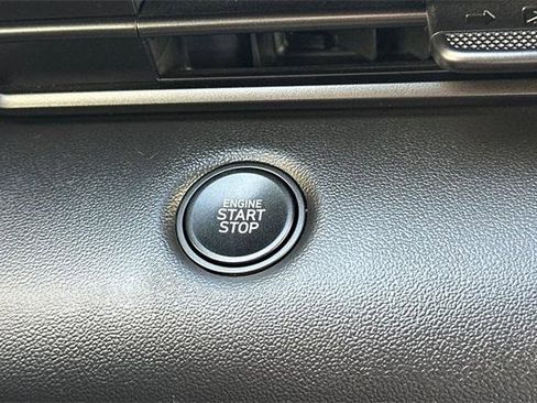 Used 2025 Hyundai Elantra Sport image 22