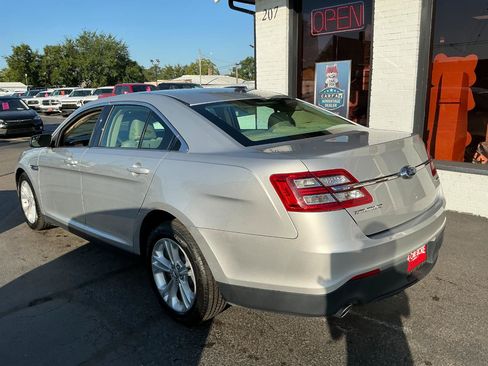 Used 2017 Ford Taurus SE FWD image 5