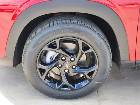New 2026 Chevrolet Trax LT w/ Driver Confidence Package FWD image 11