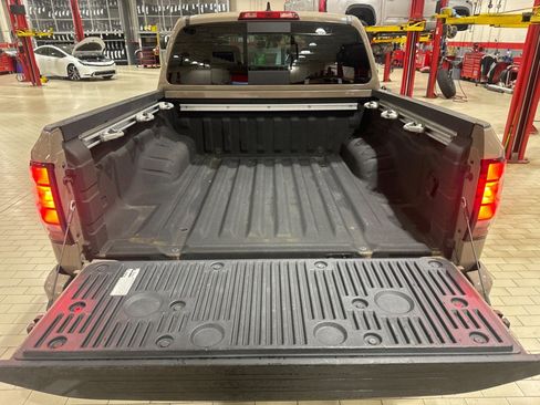 Used 2023 Nissan Frontier PRO-4X w/ Pro Convenience Package AWD/4WD image 7