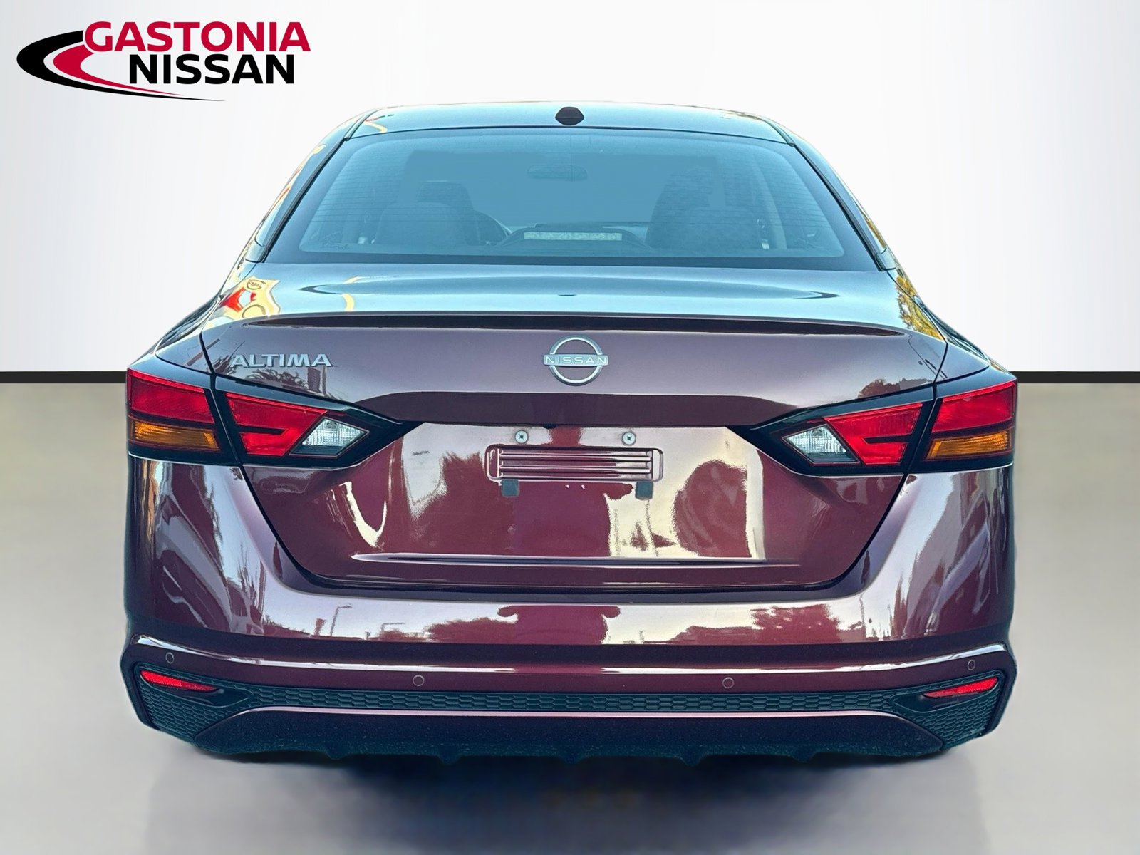Used 2025 Nissan Altima 2.5 SV FWD image 7